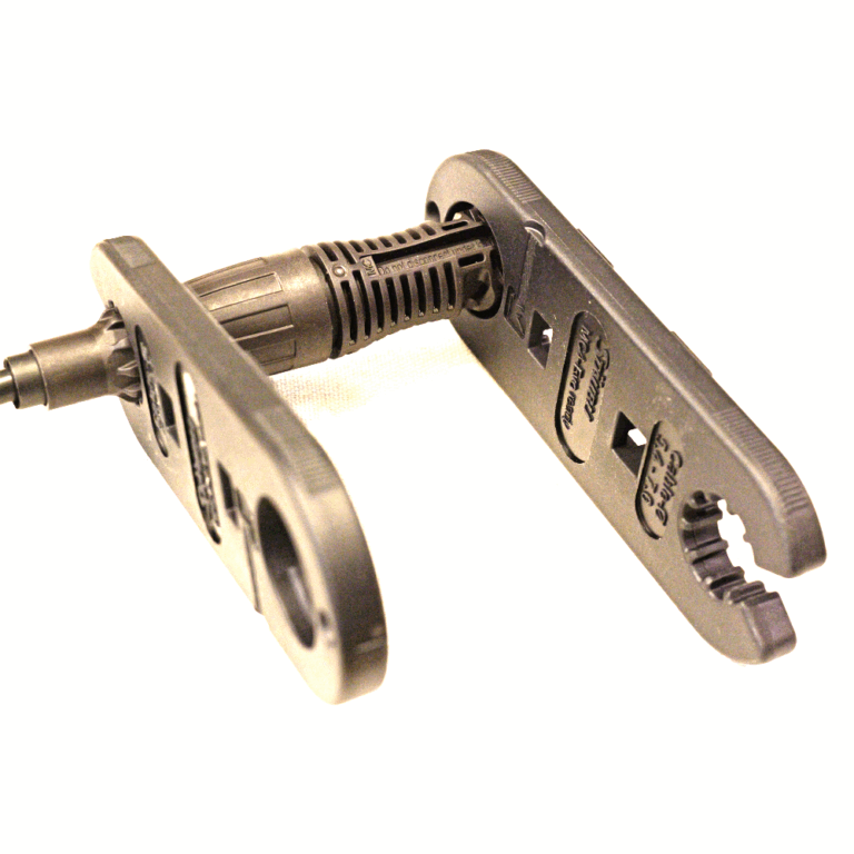 tool-free-MC4-keys-male